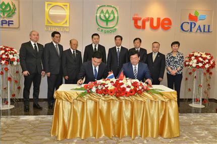 Chen Run’er met with Thai Deputy Prime Minister SomkidJatusripitak and witnessed the signing between HNCA and CP Group，Thai Smile Airways and Nok Airlines